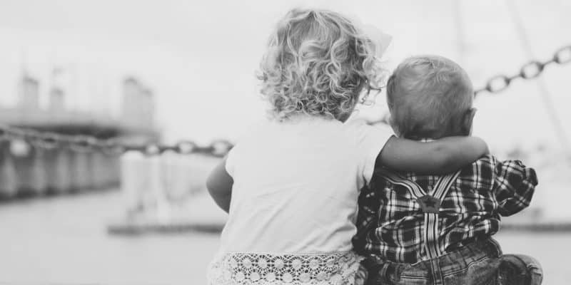 Hoe Omgaan Met Jaloezie Tussen Broers En Zussen?