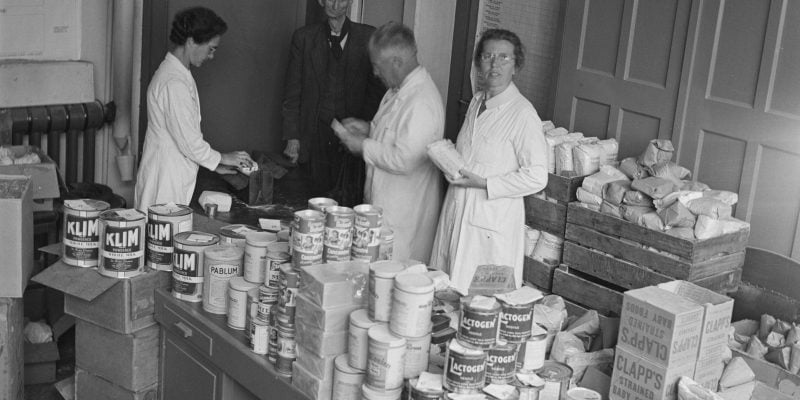 De Ultieme Gids Voor Babyvoeding: Wat, Wanneer & Hoeveel?